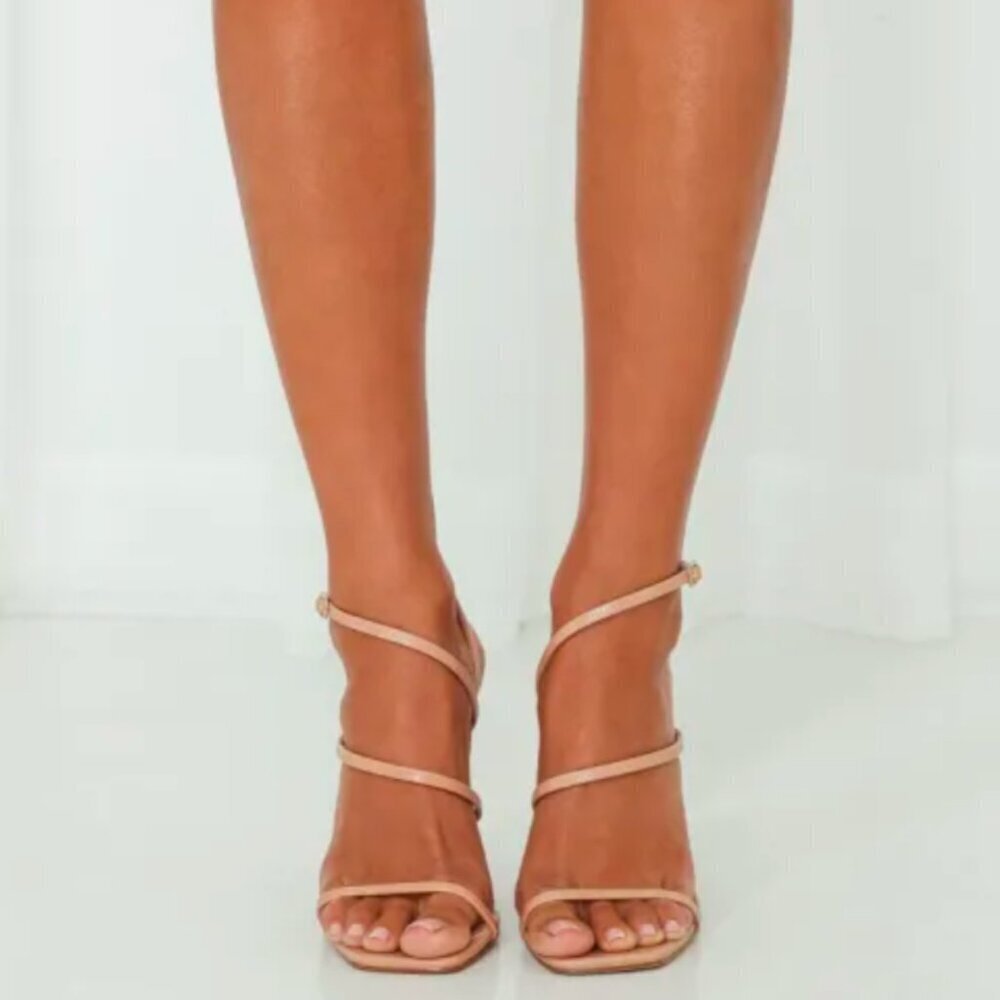 NEW Billini Yoana Faux Snakeskin Strappy Sandals Size 7 Nude